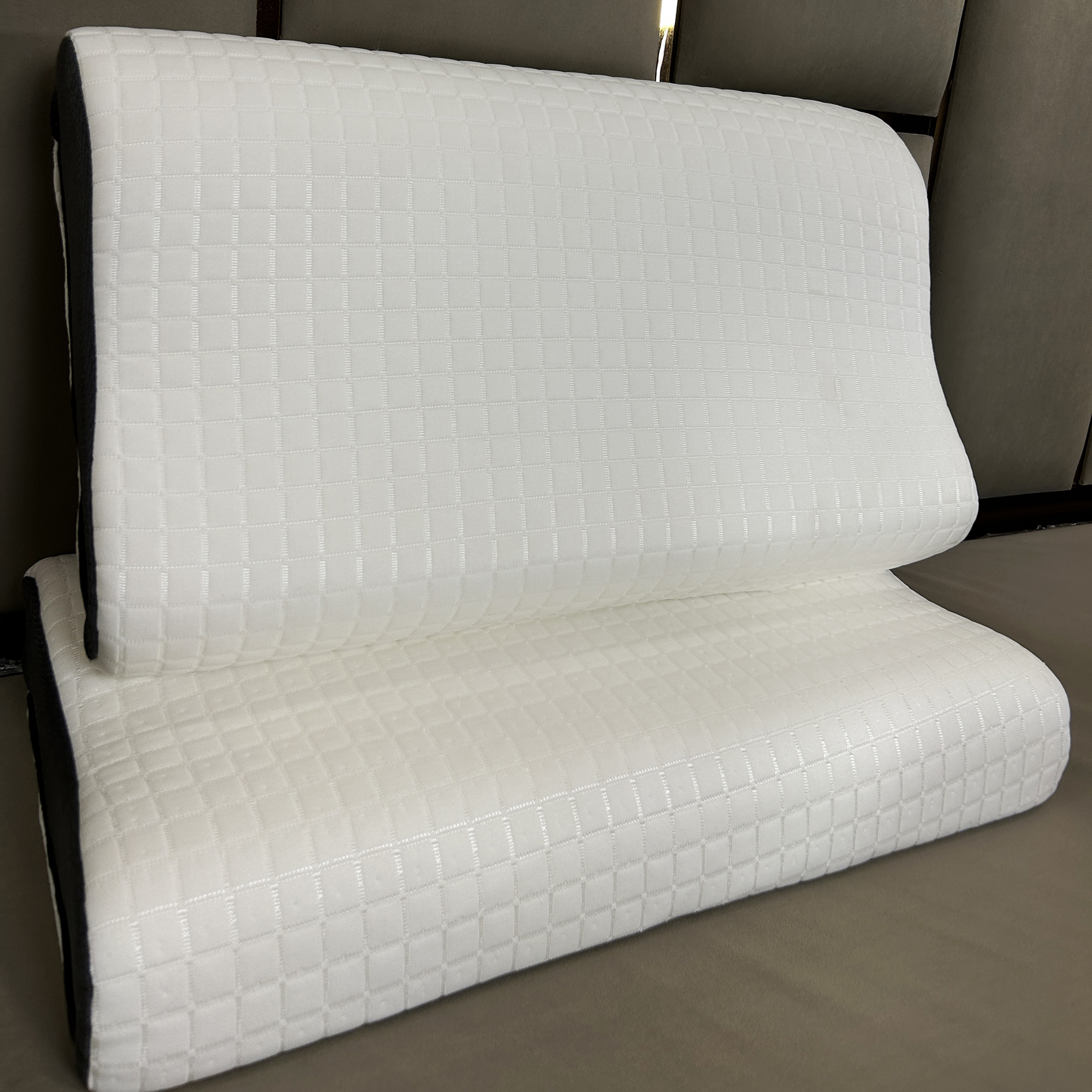 Upgrade your sleep with the JAZKAA Contour Memory Foam Pillow. An orthopedic neck support pillow for pain relief & ultimate comfort.