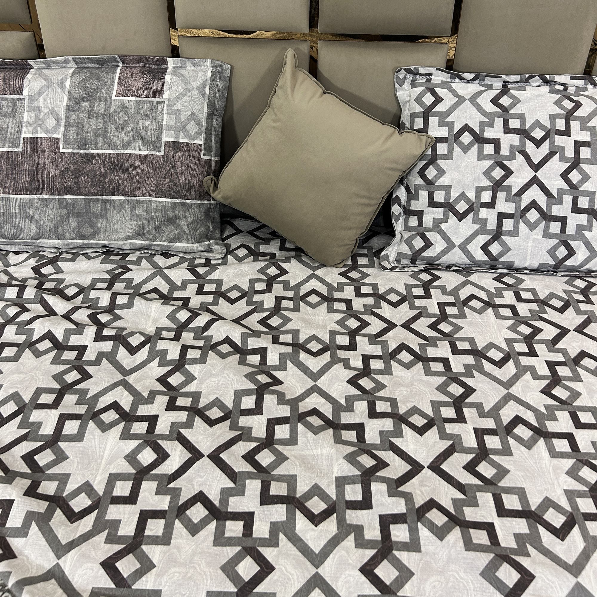 JAZKAA Reversible King Size Cotton Bedsheet | Double Bed Sheet with 2 Pillow Covers | Pure Cotton Bedding Set bedsheets, bed sheets, double bed sheets, pillow cover, king size bedsheet, single bed sheets, bedding sets, queen size bedsheet, king size bedsheet, fitted bedsheet