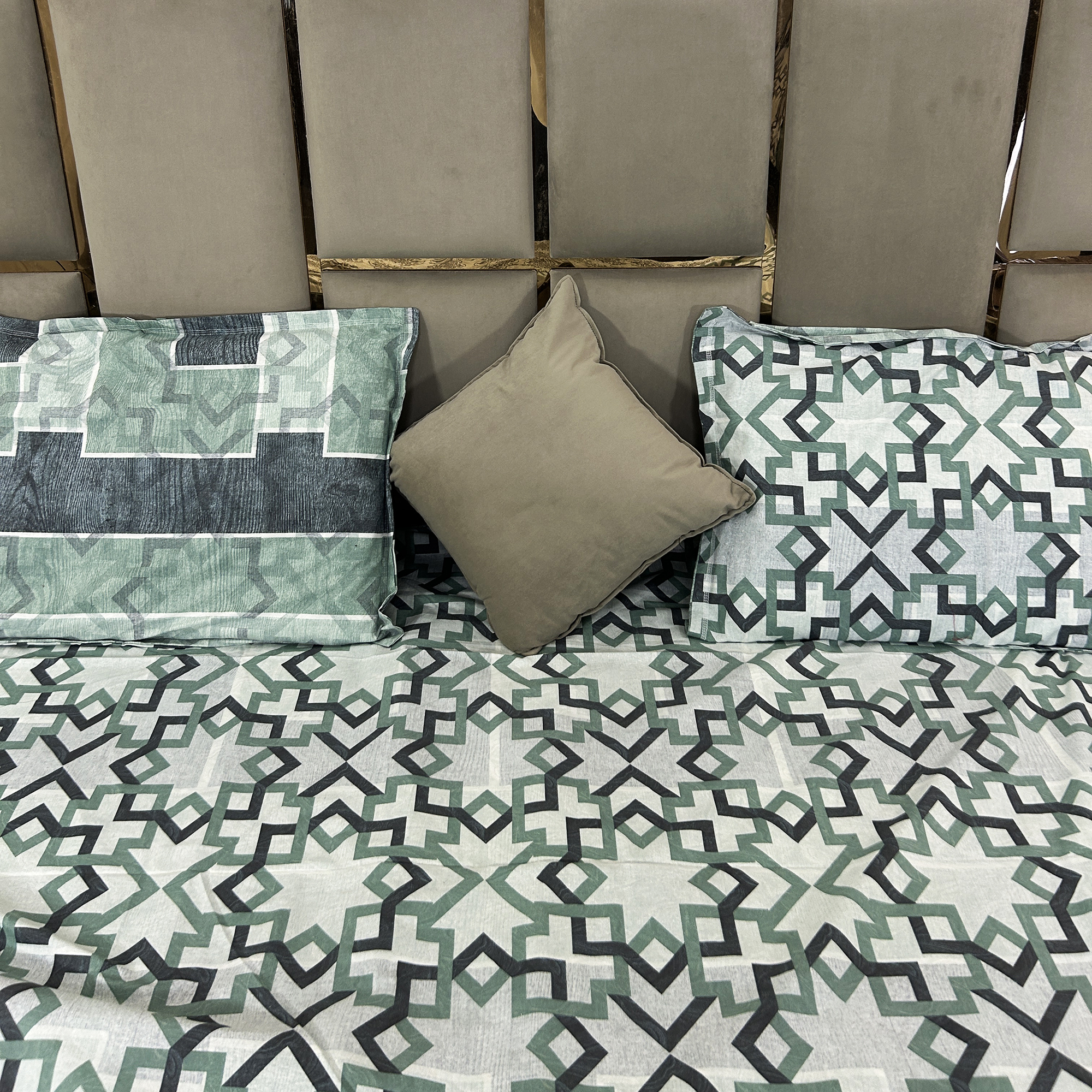 JAZKAA Reversible King Size Cotton Bedsheet | Double Bed Sheet with 2 Pillow Covers | Pure Cotton Bedding Set bedsheets, bed sheets, double bed sheets, pillow cover, king size bedsheet, single bed sheets, bedding sets, queen size bedsheet, king size bedsheet, fitted bedsheet