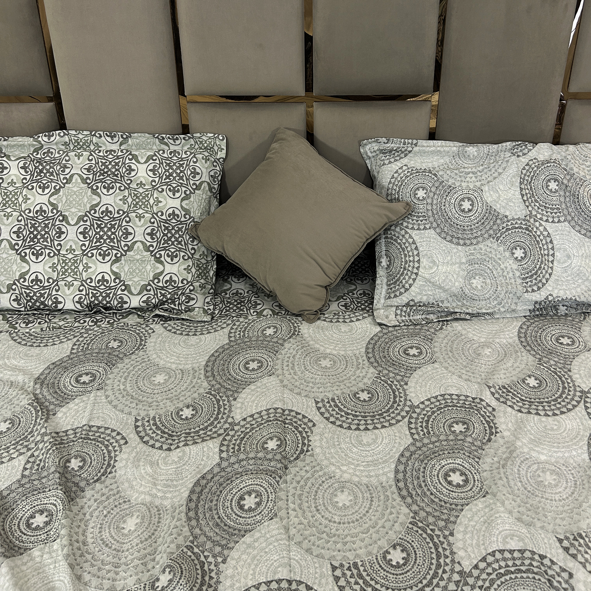 JAZKAA Reversible King Size Cotton Bedsheet | Double Bed Sheet with 2 Pillow Covers | Pure Cotton Bedding Set bedsheets, bed sheets, double bed sheets, pillow cover, king size bedsheet, single bed sheets, bedding sets, queen size bedsheet, king size bedsheet, fitted bedsheet